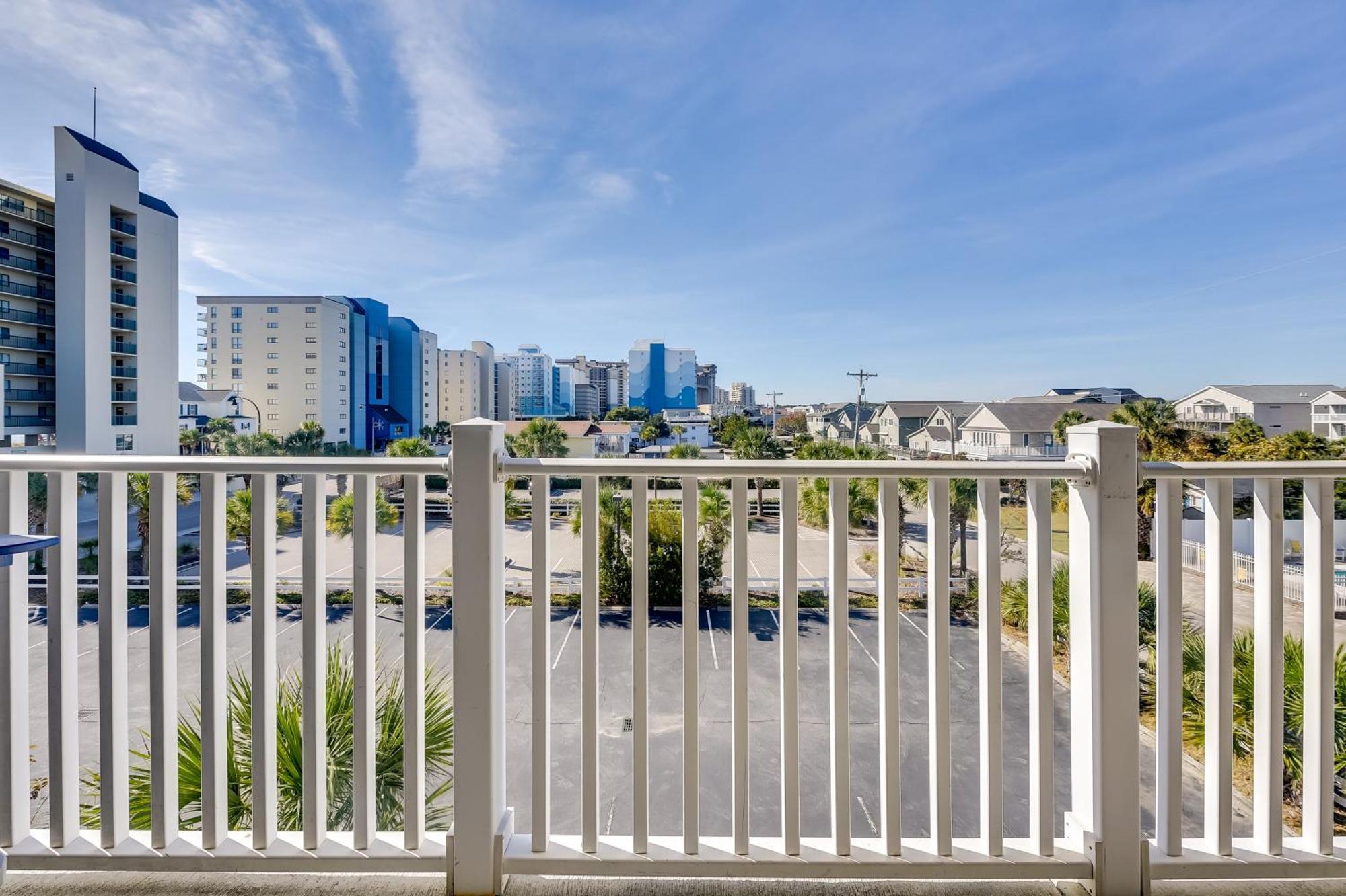 Roomy North Myrtle Beach Condo, Walk To Beach Екстериор снимка