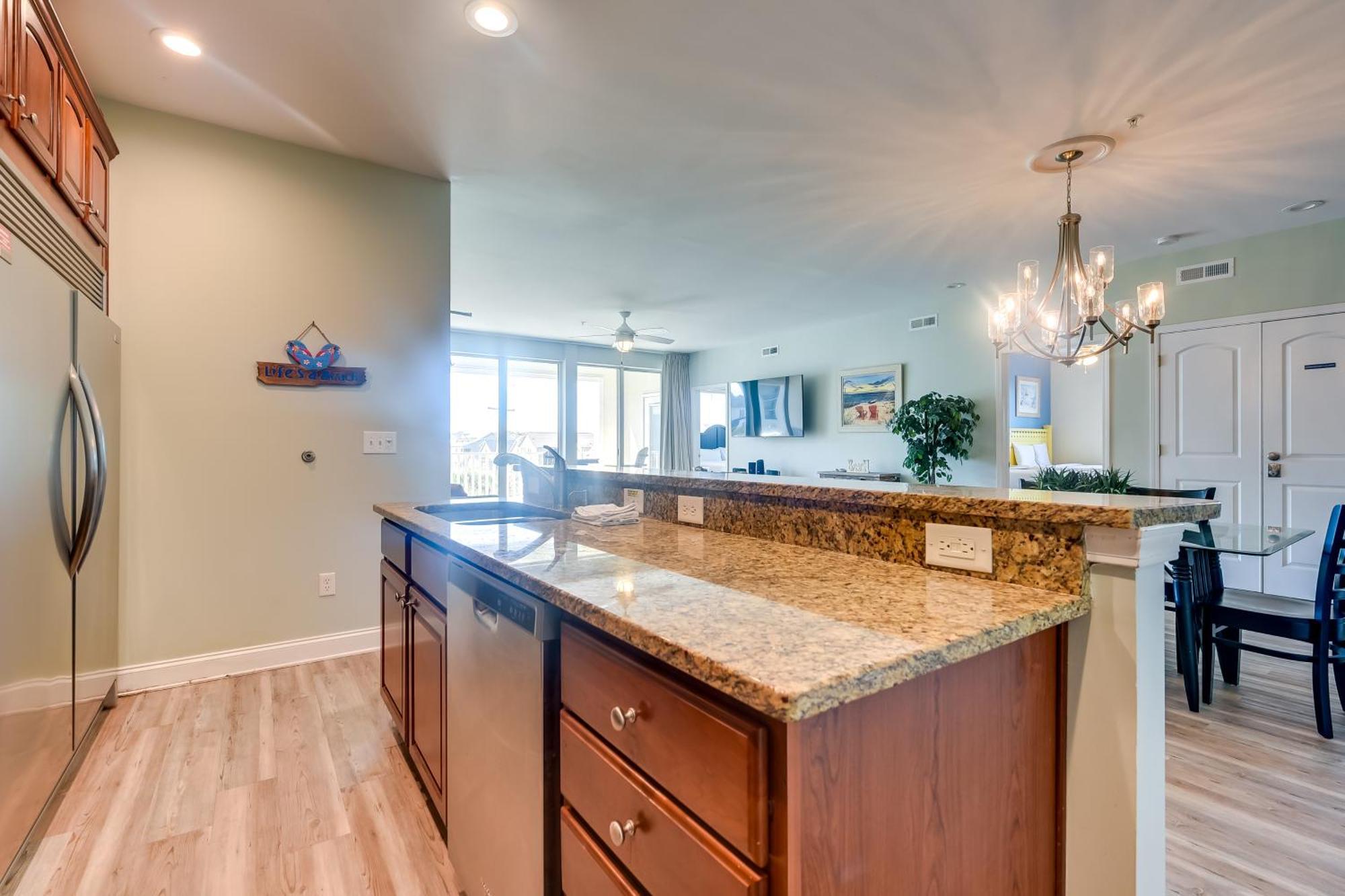 Roomy North Myrtle Beach Condo, Walk To Beach Екстериор снимка
